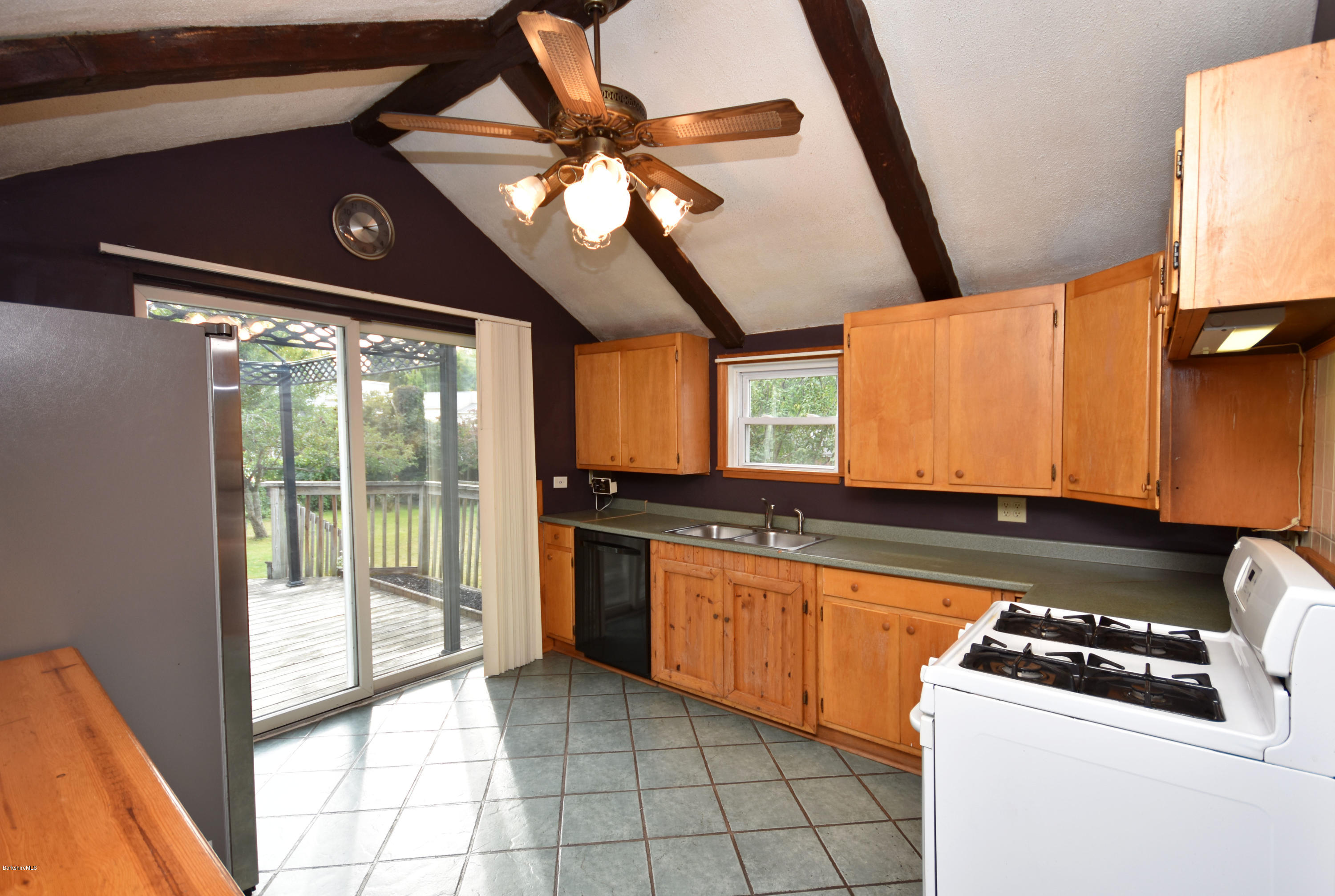 41 Pecks Road Pittsfield, MA 01201 - Photo 11 of 47 Kitchen