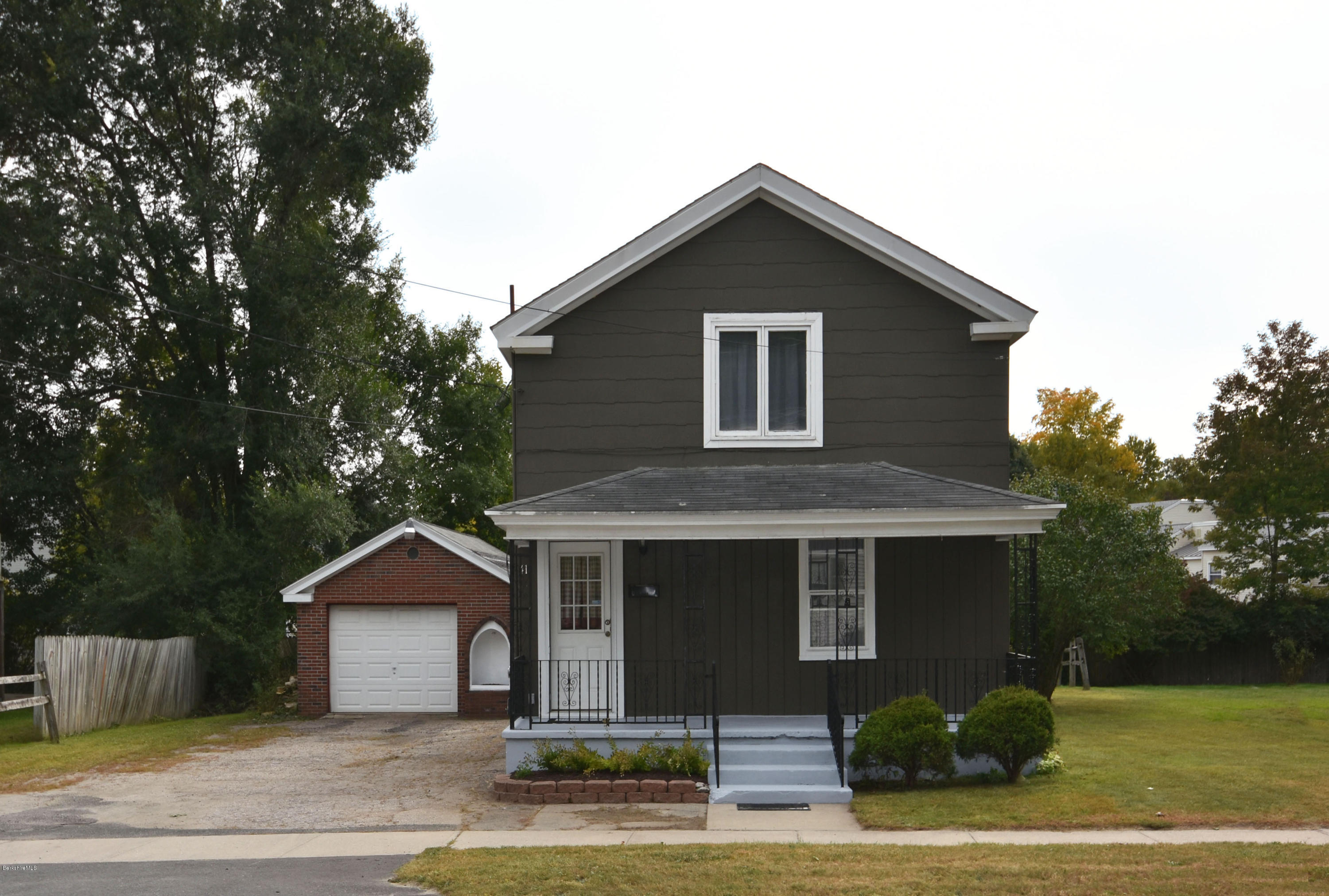 41 Pecks Road Pittsfield, MA 01201 - Photo 3 of 47 Exterior