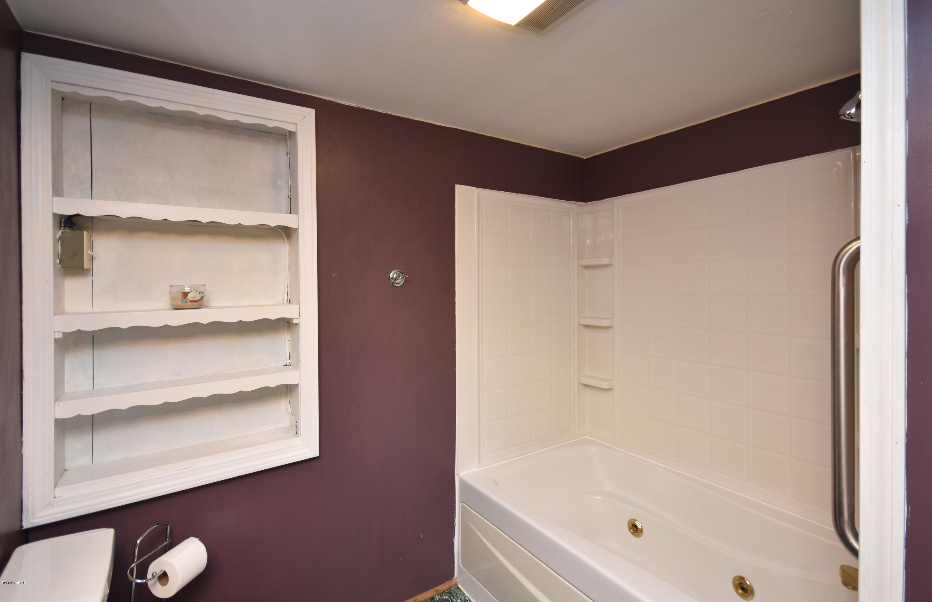 41 Pecks Road Pittsfield, MA 01201 - Photo 30 of 47 Full Bath