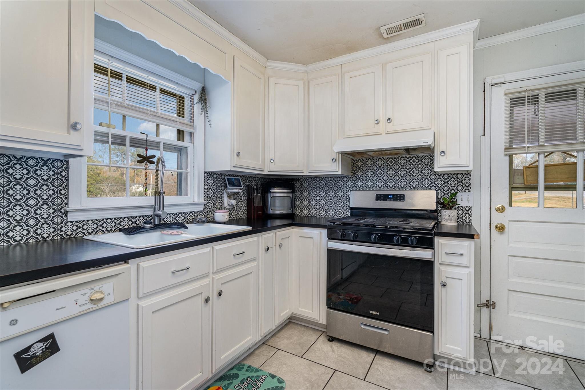906 South Cherry Road Rock Hill, SC 29732 - Photo 12 of 28 Gallery Image 12