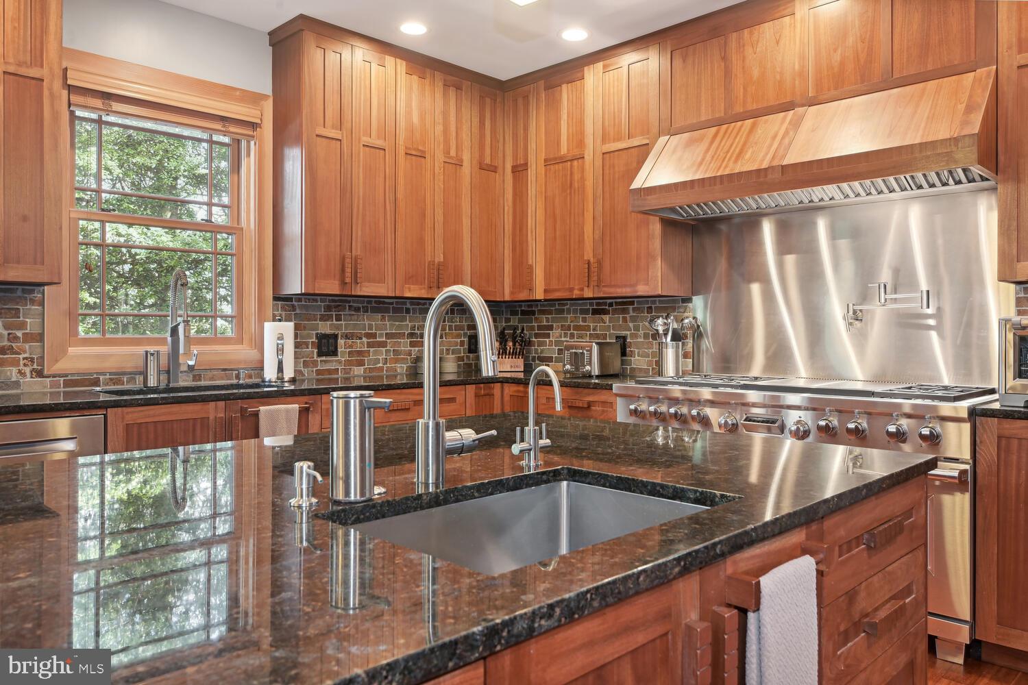 8101 Custer Road Bethesda, MD 20814 - Photo 18 of 77