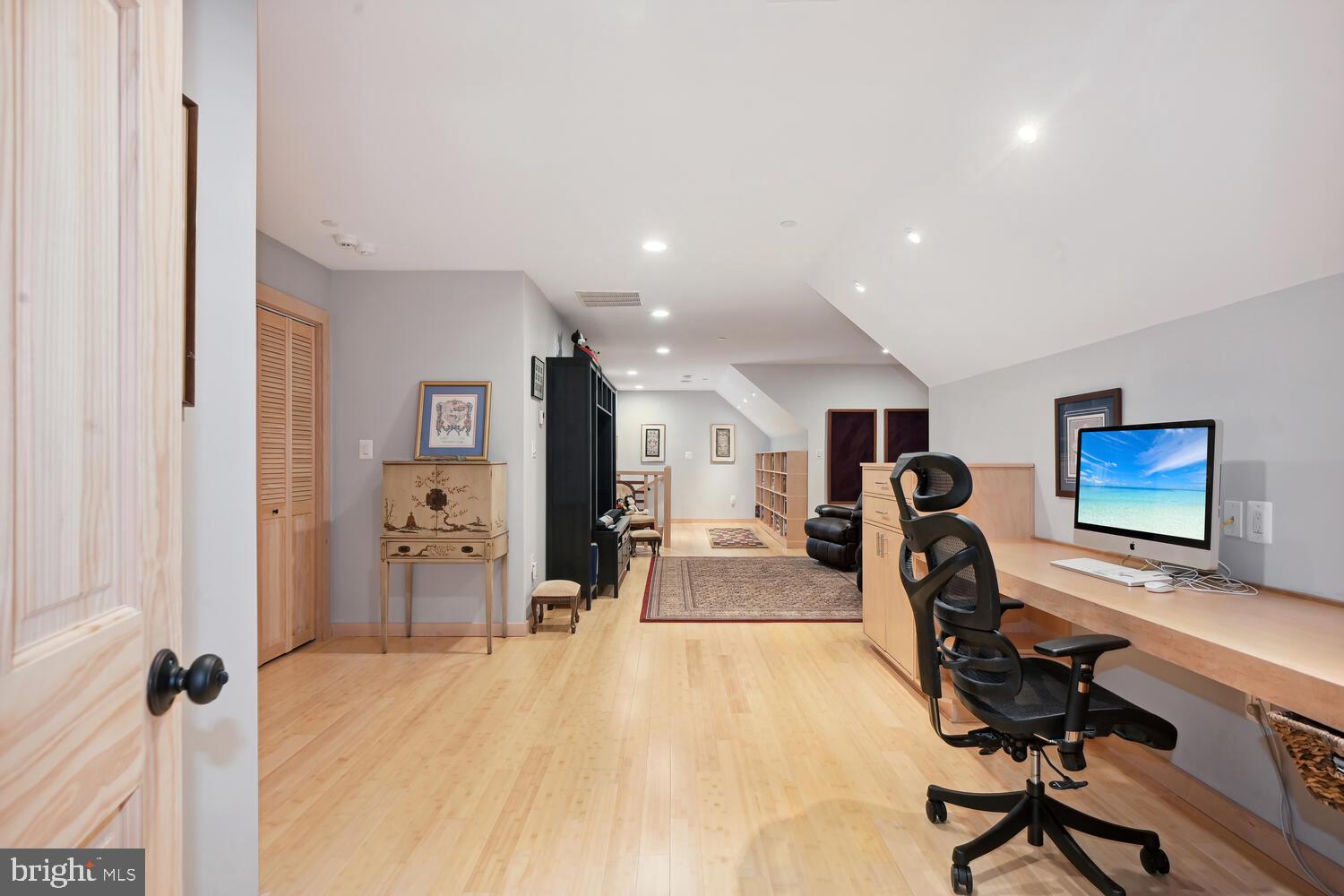 8101 Custer Road Bethesda, MD 20814 - Photo 46 of 77