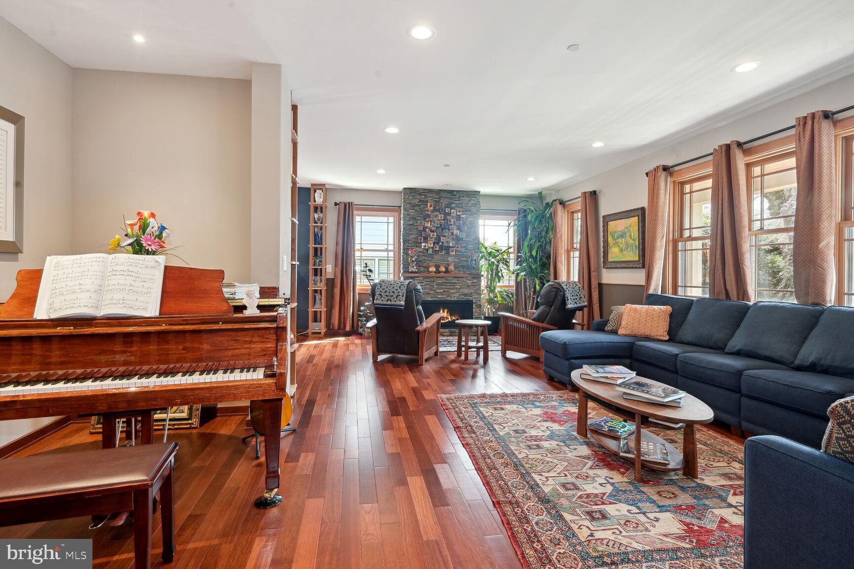 8101 Custer Road Bethesda, MD 20814 - Photo 9 of 77 Living Room