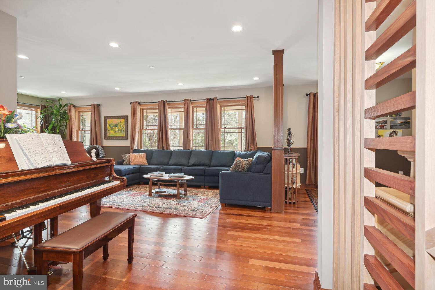 8101 Custer Road Bethesda, MD 20814 - Photo 10 of 77