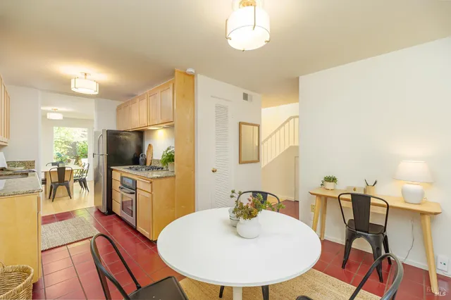 $699,000 | 29 Surrey Lane, San Rafael, CA 94903