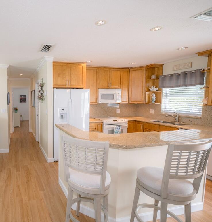 40 High Point Road, Unit 703 Tavernier, FL 33070 - Photo 9 of 32 Kitchen