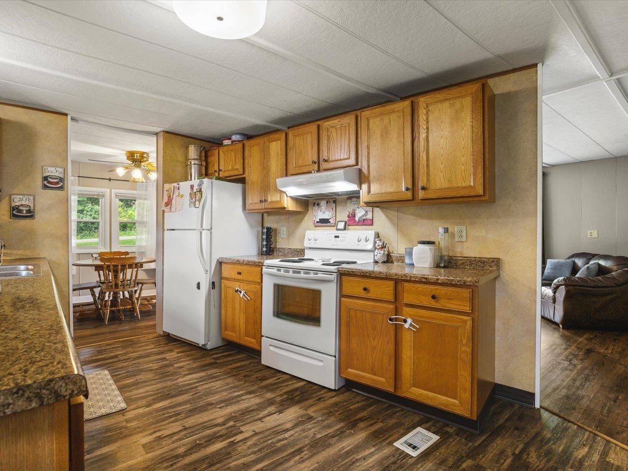 1905 South Walnut Road Freeport, IL 61032 - Photo 12 of 27 Gallery Image 12