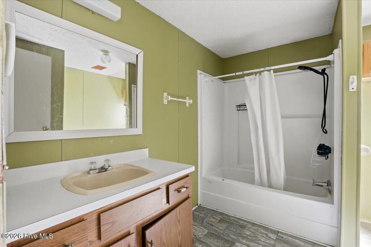 452 Pitt County Line Road Grifton, NC 28530 - Photo 19 of 41 Home 1 Secondary Bath