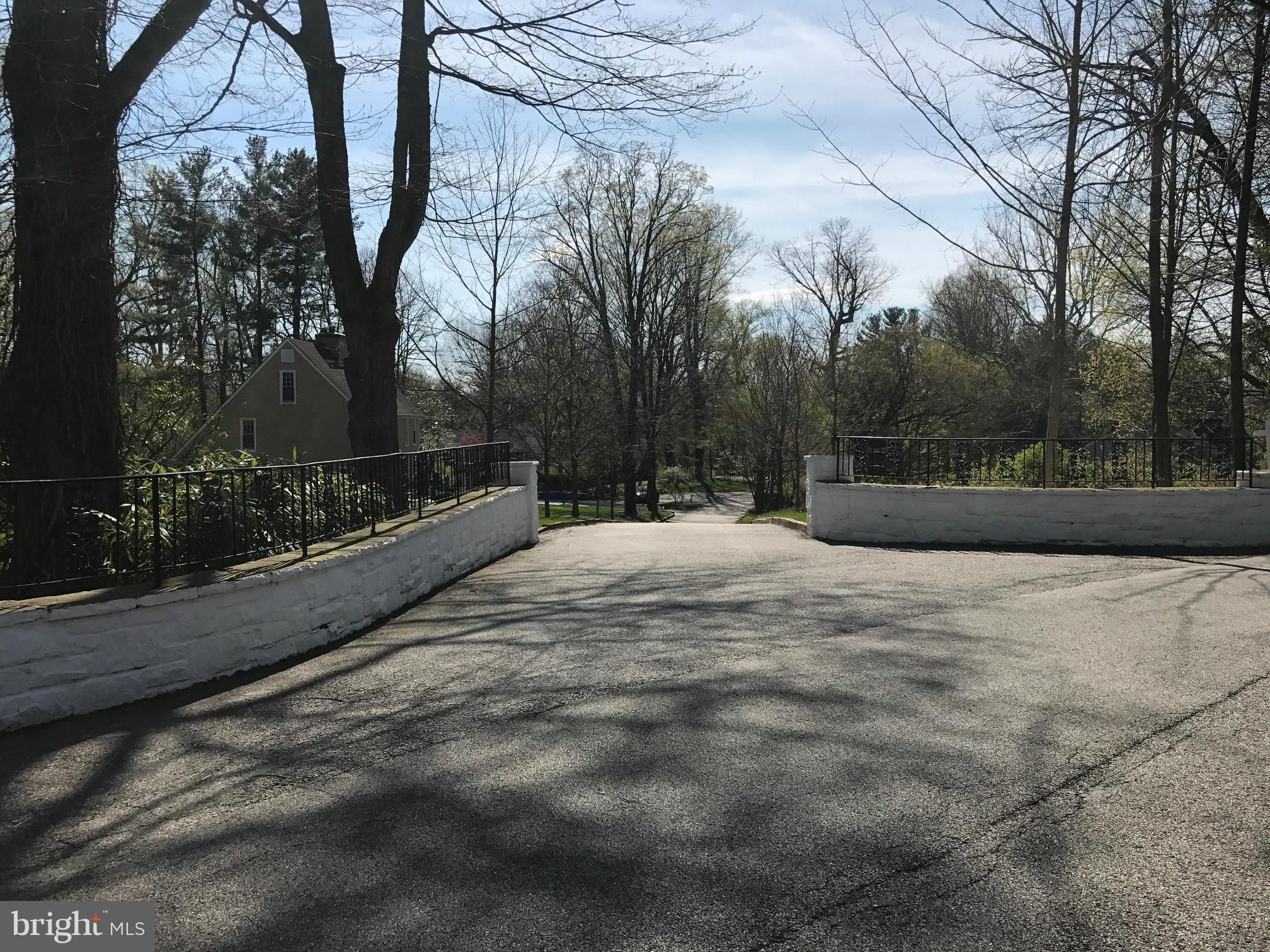 1001 Rolandvue Road Baltimore, MD 21204 - Photo 7 of 8 Driveway Entry