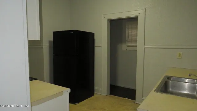 a bathroom with a toilet