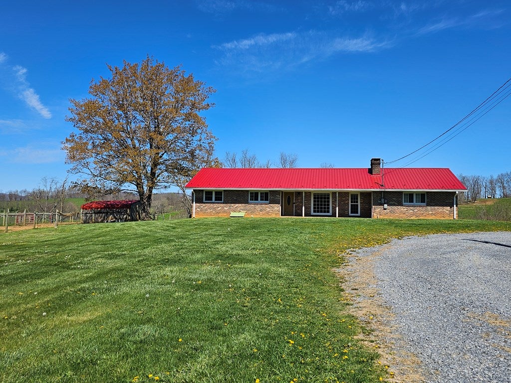 2485 Riverside Road Marion, VA 24354 - Photo 2 of 44 Gallery Image 2