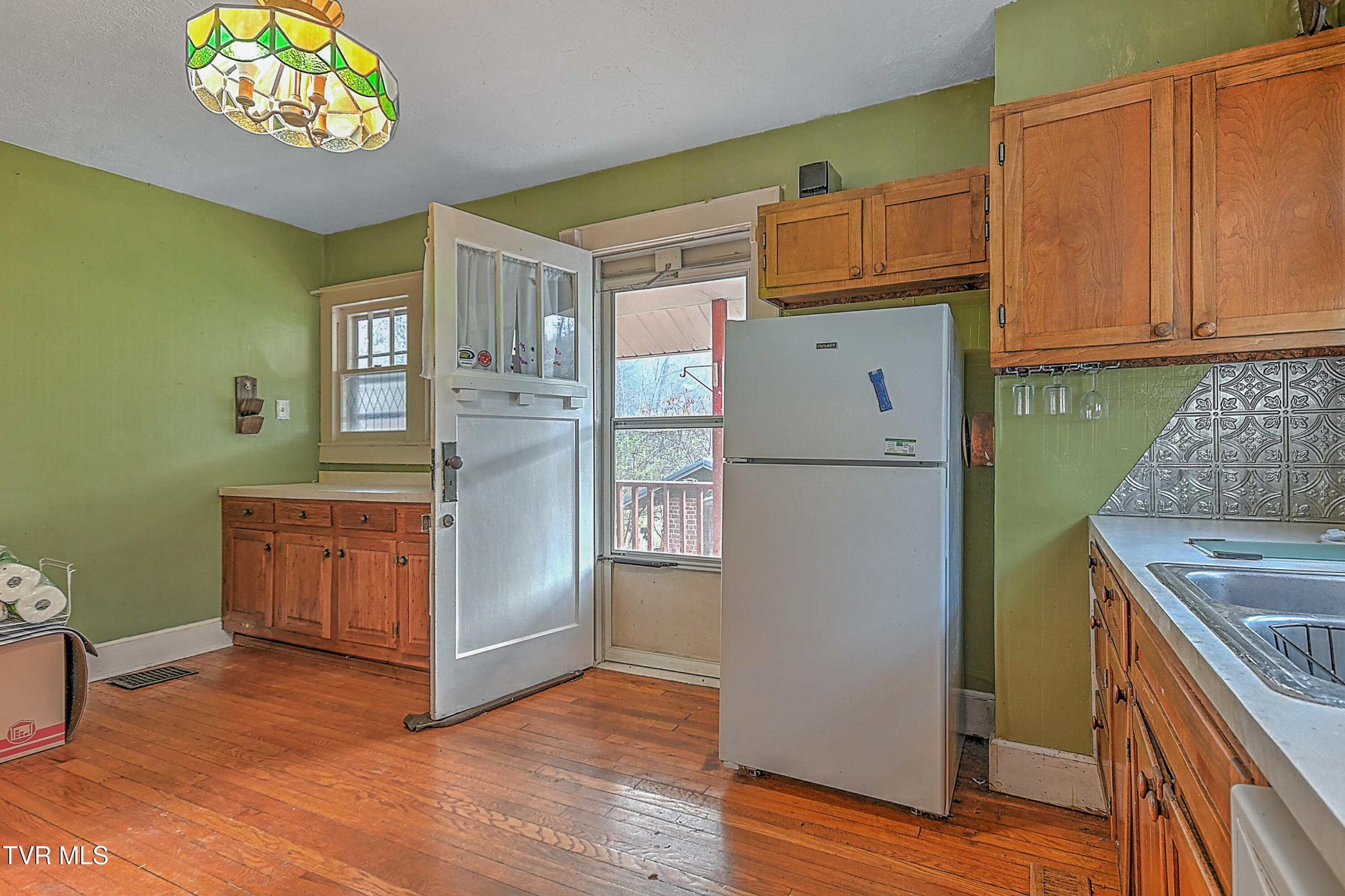 150 River Bluff Road Fort Blackmore, VA 24250 - Photo 12 of 53 150 River Bluff KB-11