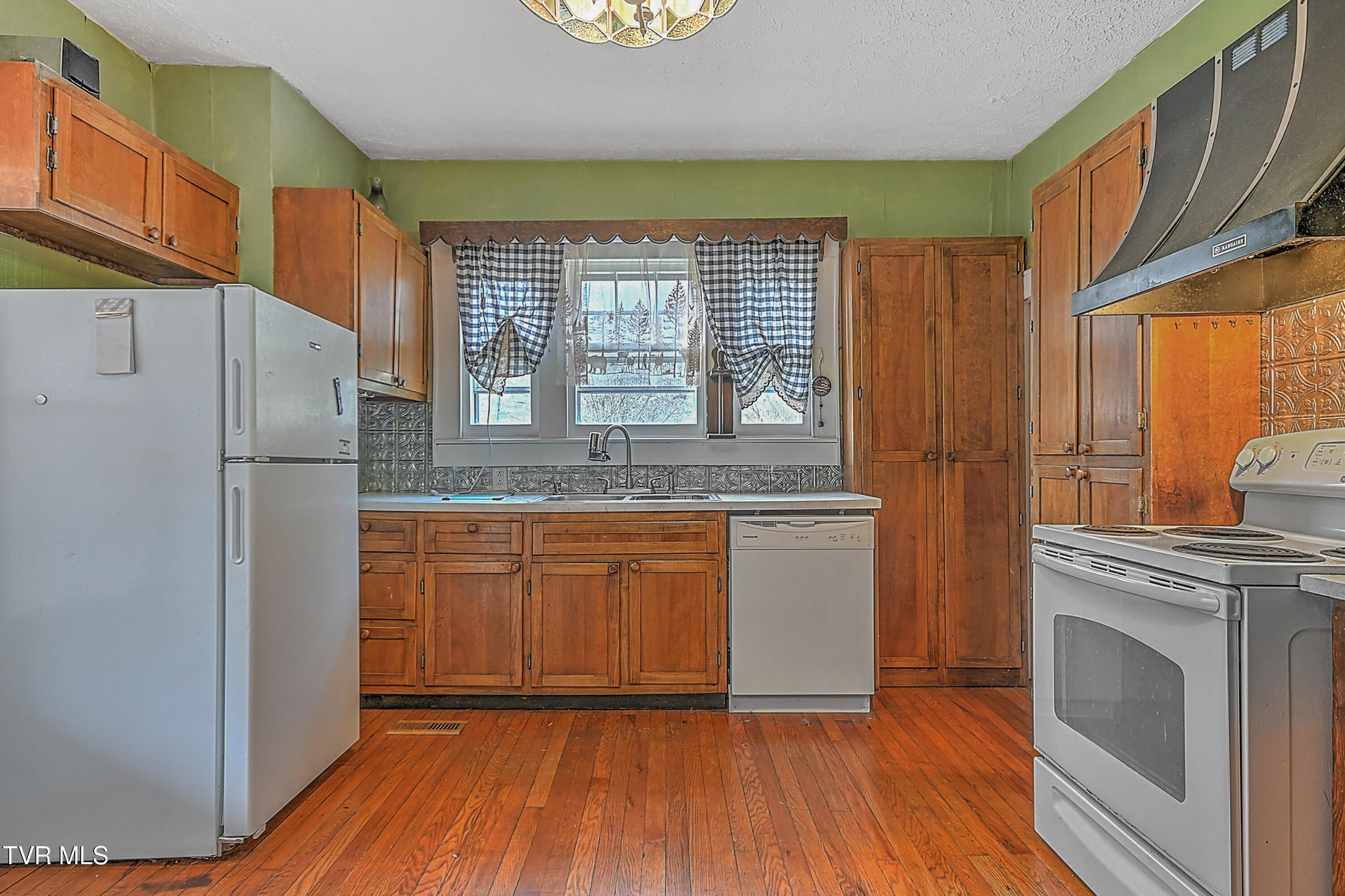150 River Bluff Road Fort Blackmore, VA 24250 - Photo 13 of 53 150 River Bluff KB-46