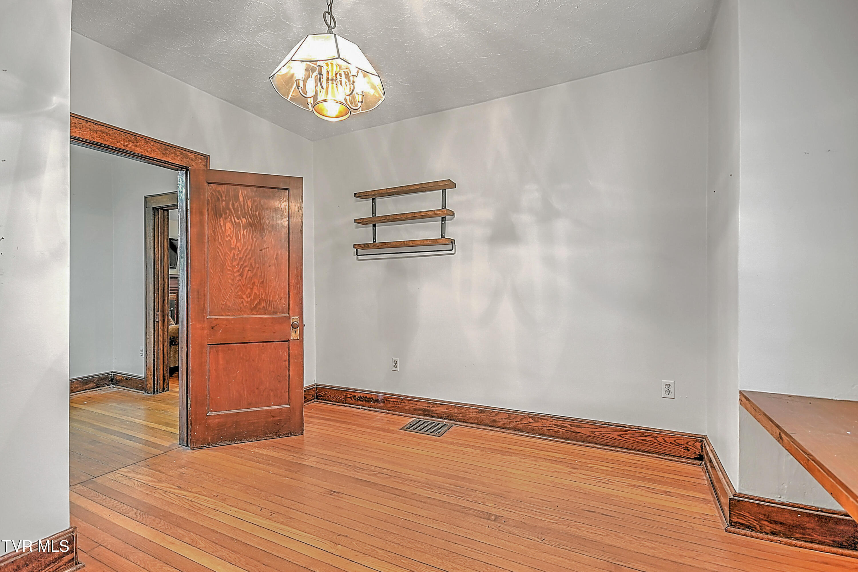 150 River Bluff Road Fort Blackmore, VA 24250 - Photo 23 of 53 150 River Bluff KB-56