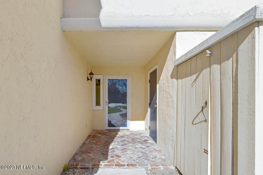 10 Cove Road Ponte Vedra Beach, FL 32082 - Photo 3 of 31 a view of entryway