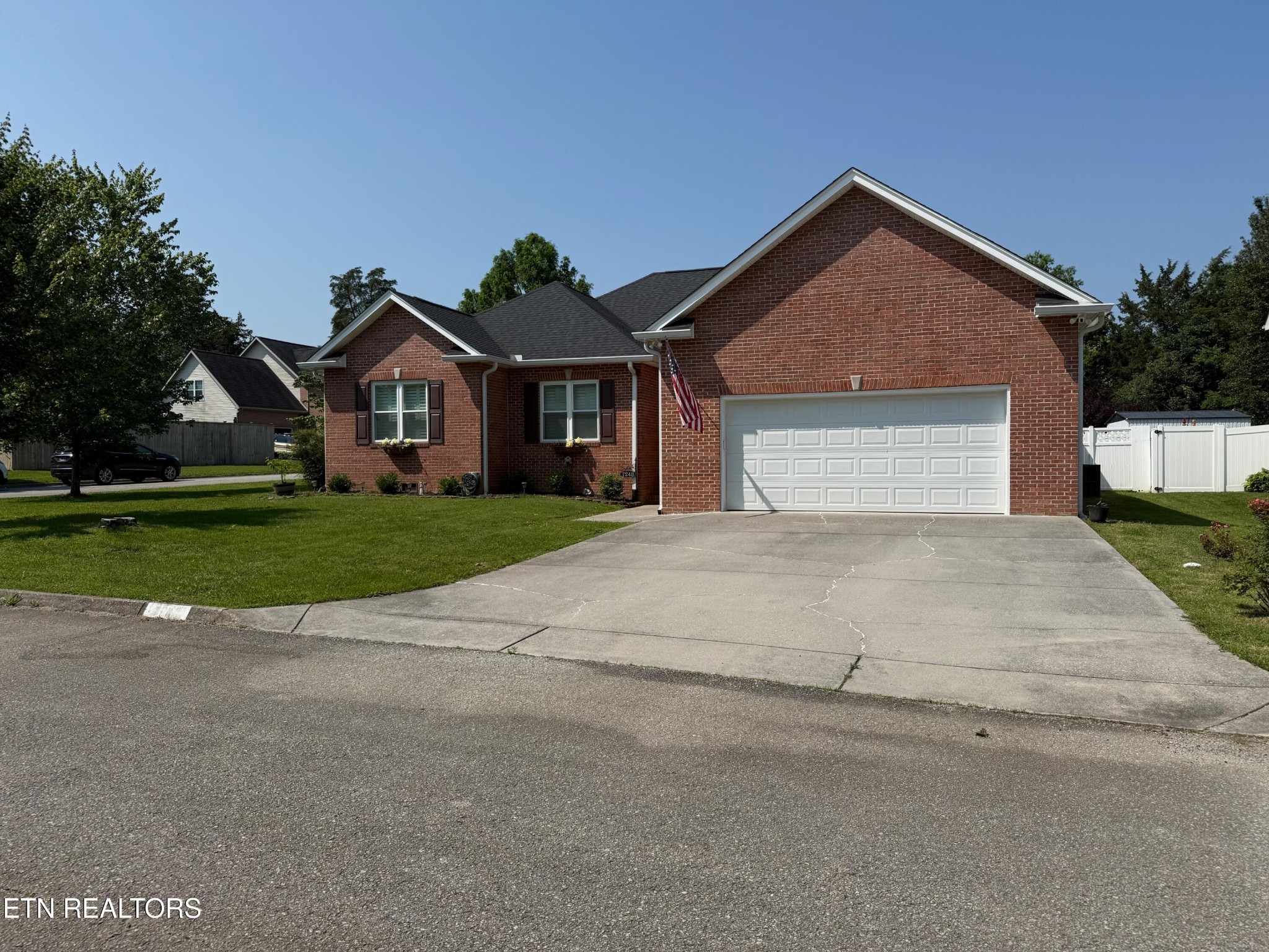 7243 Autumn View Lane Powell, TN 37849 - Photo 3 of 30 Gallery Image 3