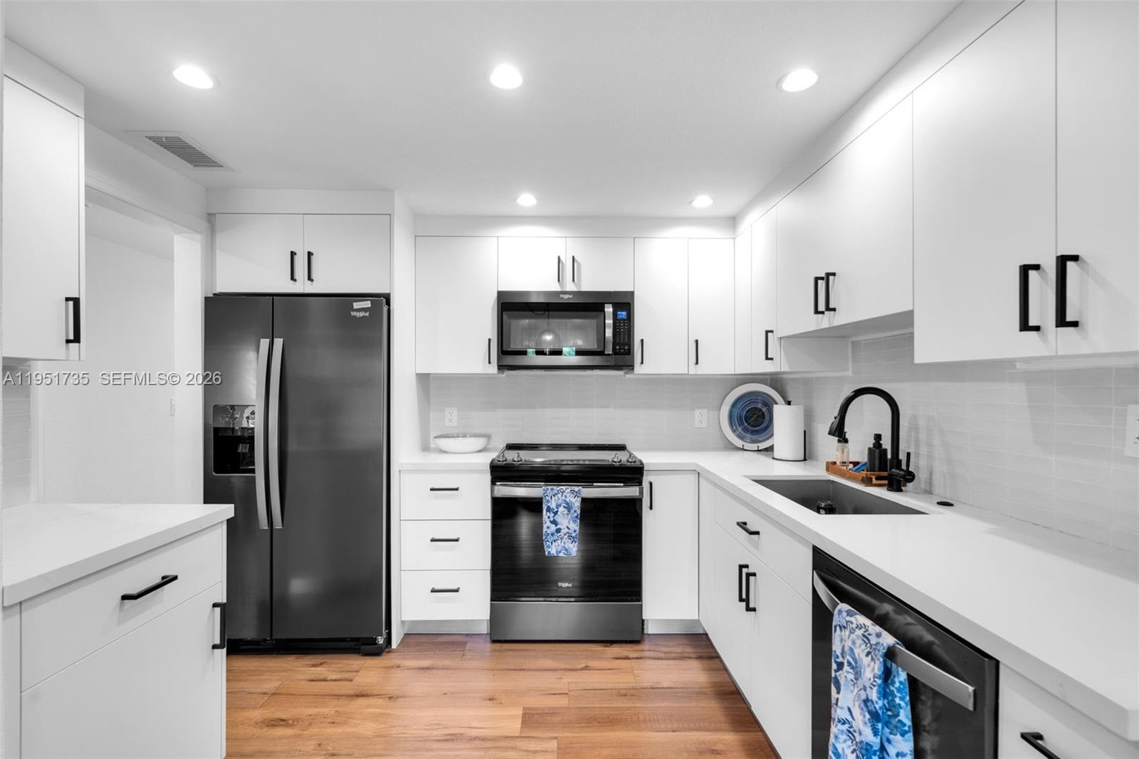 5930 Southwest 47th Street Miami, FL 33155 - Photo 11 of 34