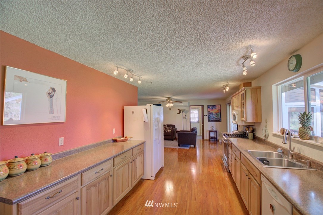 10320 173rd Avenue Southwest Rochester, WA 98579 - Photo 9 of 26