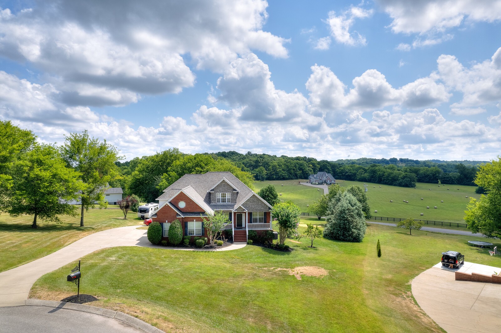 3036 Viewpointe Way Columbia, TN 38401 - Photo 8 of 35 a view of a garden