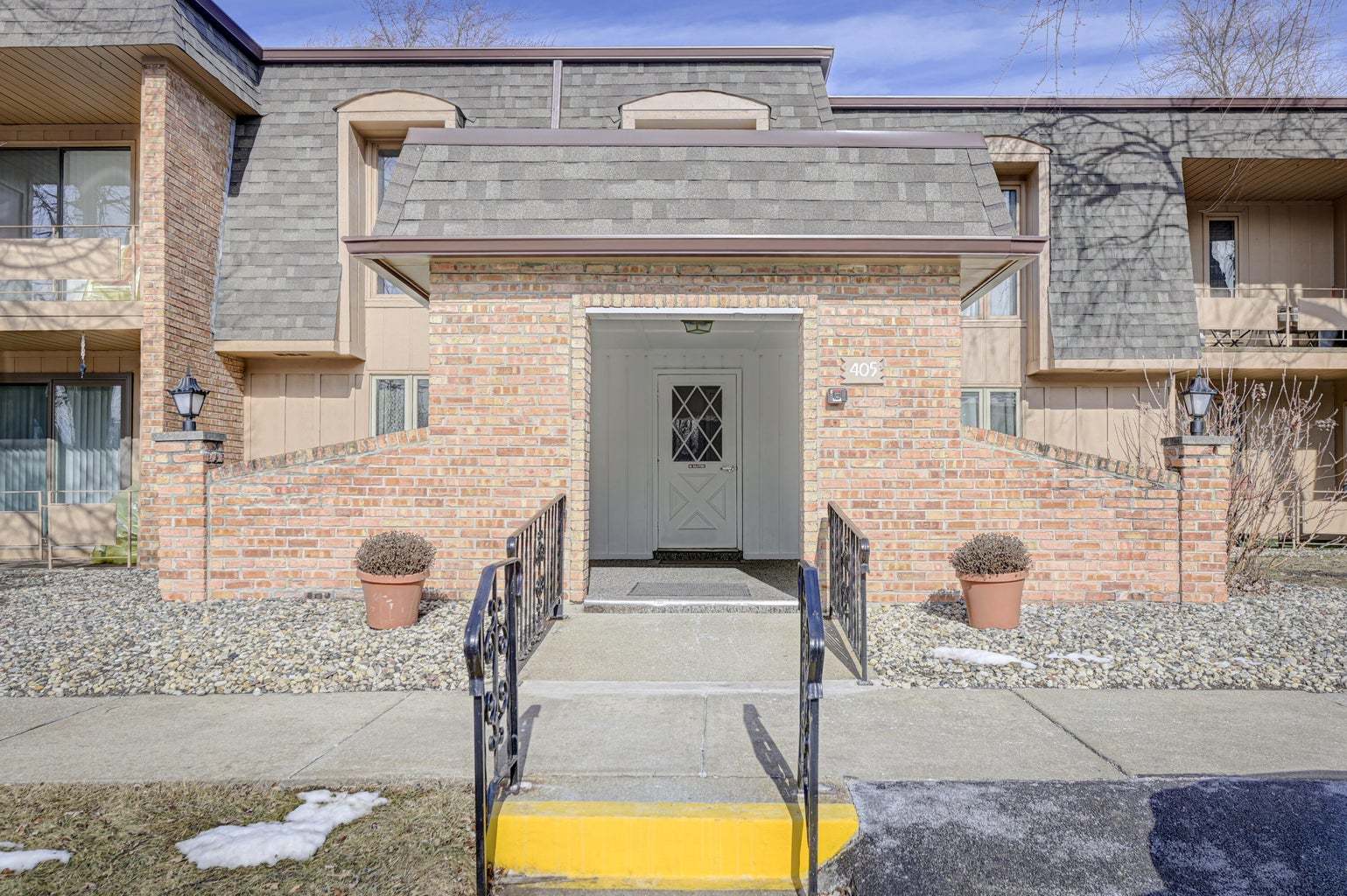 405 Old Stone Road, Unit 3 Munster, IN 46321 - Photo 1 of 7 Gallery Image 1
