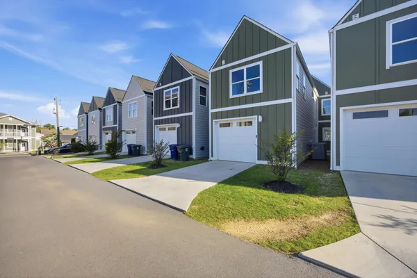 $1,995 | 2303 East 19th Street, Chattanooga, TN 37404