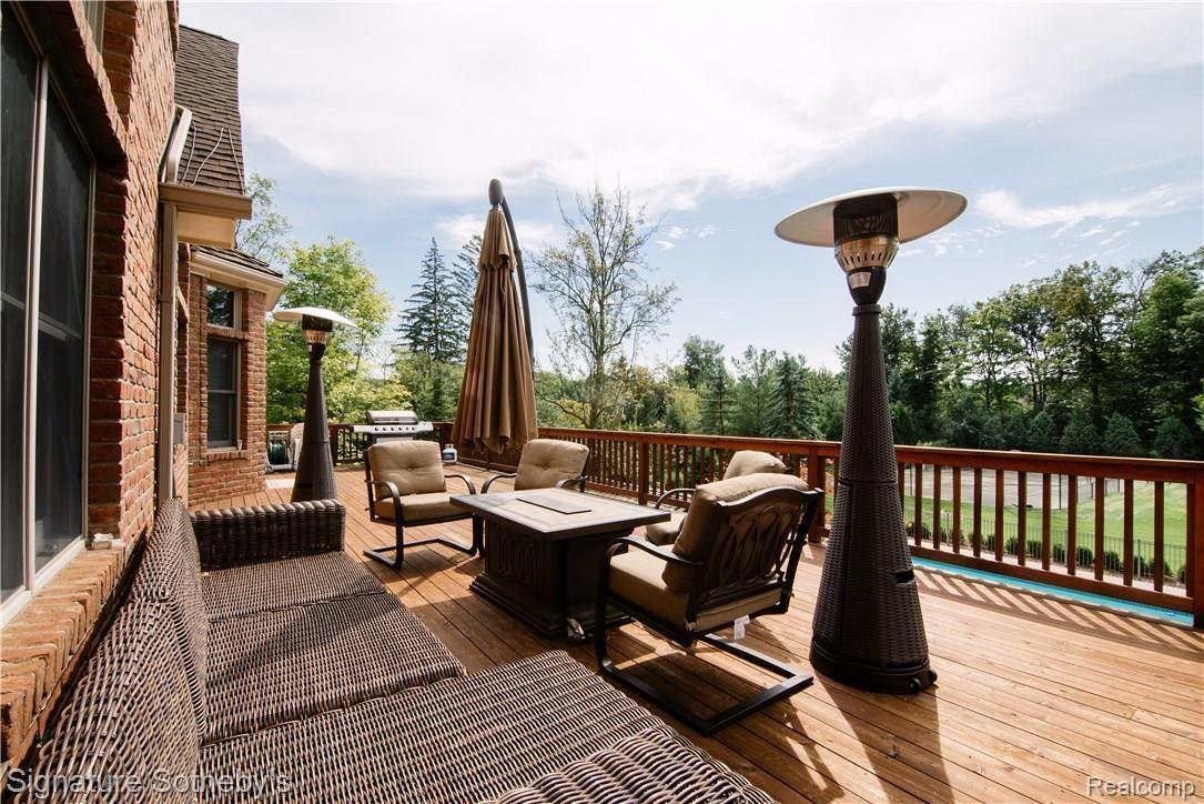 44609 Cherry Ridge Road Northville, MI 48168 - Photo 34 of 37 Dylan Tent Heli Realtor-20-5.jpg
