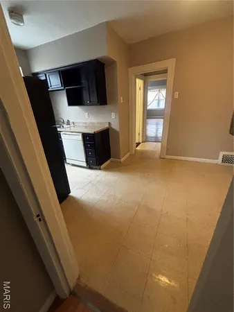 $795 | 5043 Alaska Avenue, Unit D, St. Louis, MO 63111