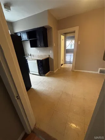 $795 | 5043 Alaska Avenue, Unit D, St. Louis, MO 63111