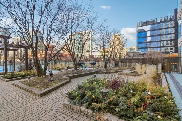 $335,000 | 400 North LaSalle Drive, Unit 2208, Chicago, IL 60654