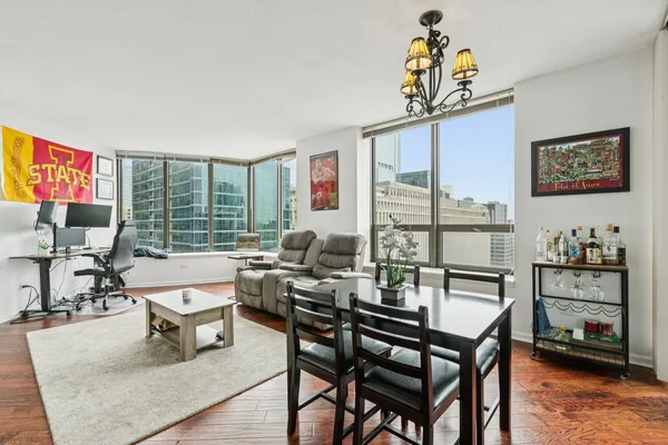 $335,000 | 400 North LaSalle Drive, Unit 2208, Chicago, IL 60654