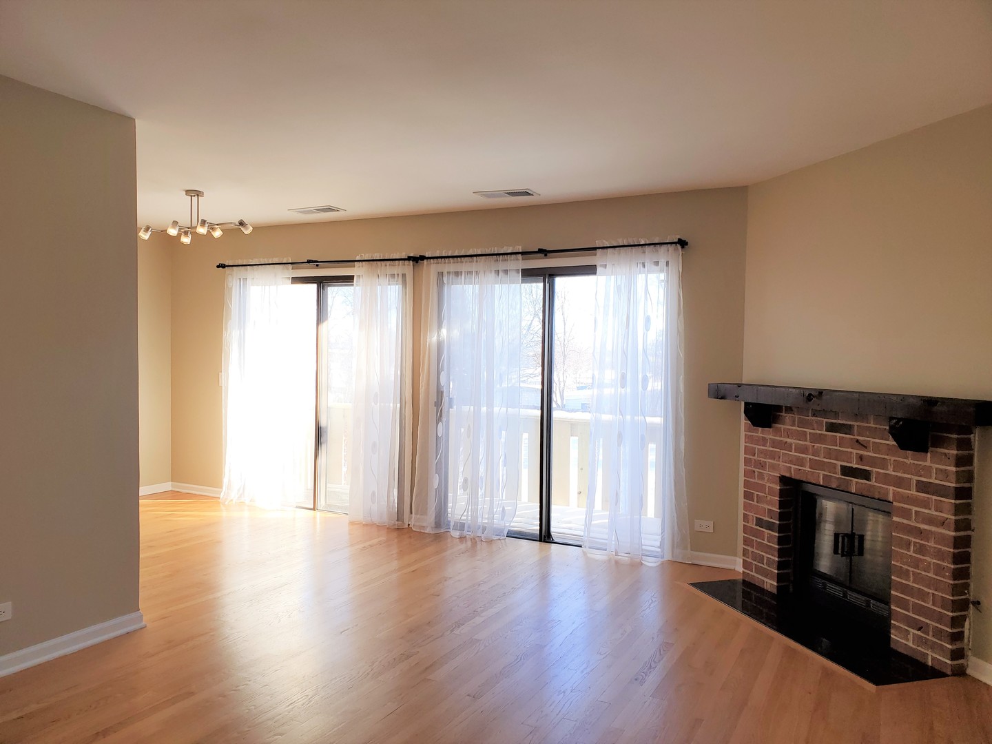 733 Plum Tree Court, Unit C2 Wheeling, IL 60090 - Photo 5 of 25