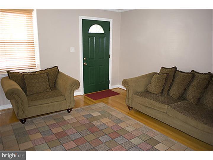 80 Barbara Road Drexel Hill, PA 19026 - Photo 2 of 25 Living Room