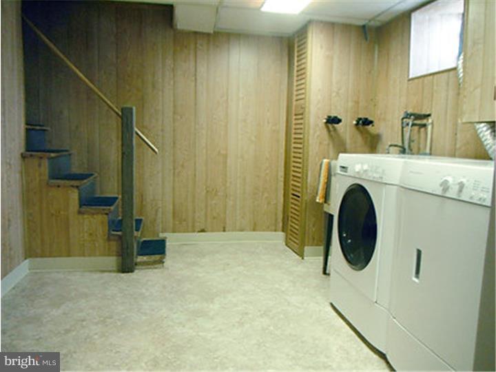 80 Barbara Road Drexel Hill, PA 19026 - Photo 23 of 25 Laundry Room