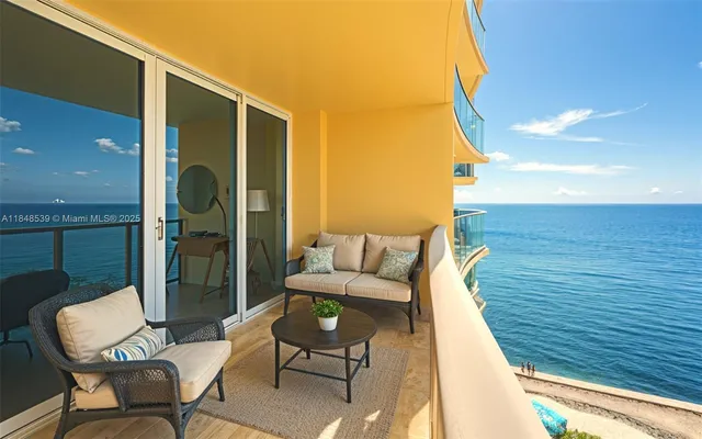 $450,000 | 2501 South Ocean Drive, Unit 1514, Hollywood, FL 33019