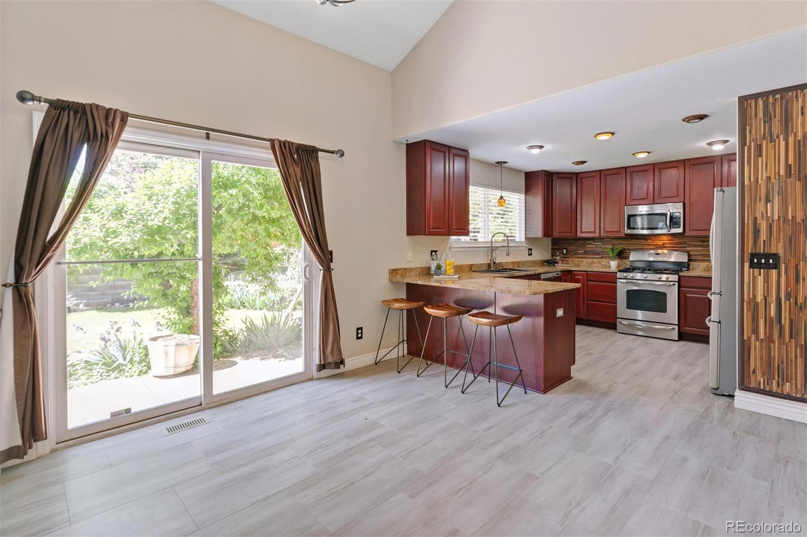 9527 South Hackberry Street Highlands Ranch, CO 80129 - Photo 11 of 35