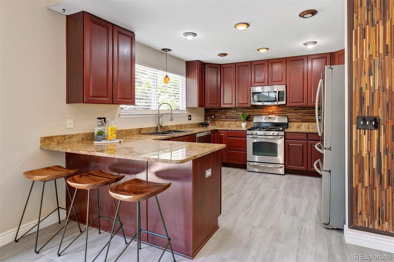 9527 South Hackberry Street Highlands Ranch, CO 80129 - Photo 12 of 35