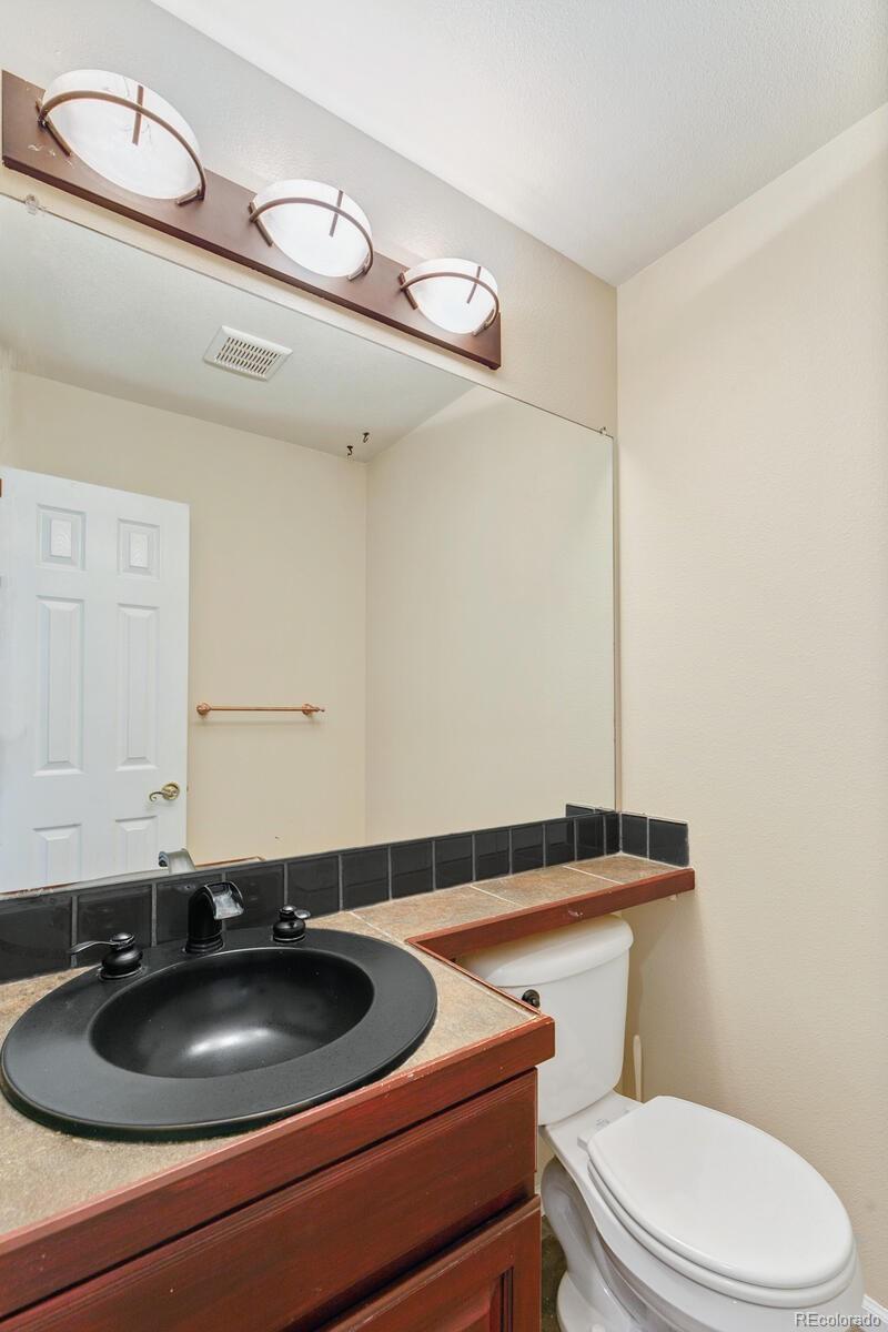 9527 South Hackberry Street Highlands Ranch, CO 80129 - Photo 16 of 35