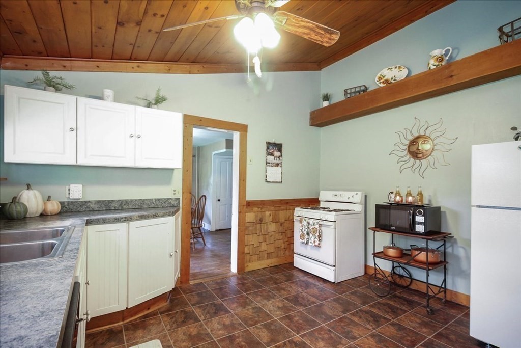 734 Huntington Road Worthington, MA 01098 - Photo 8 of 38 Gallery Image 8