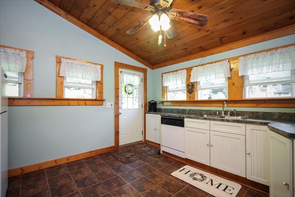 734 Huntington Road Worthington, MA 01098 - Photo 10 of 38 Gallery Image 10
