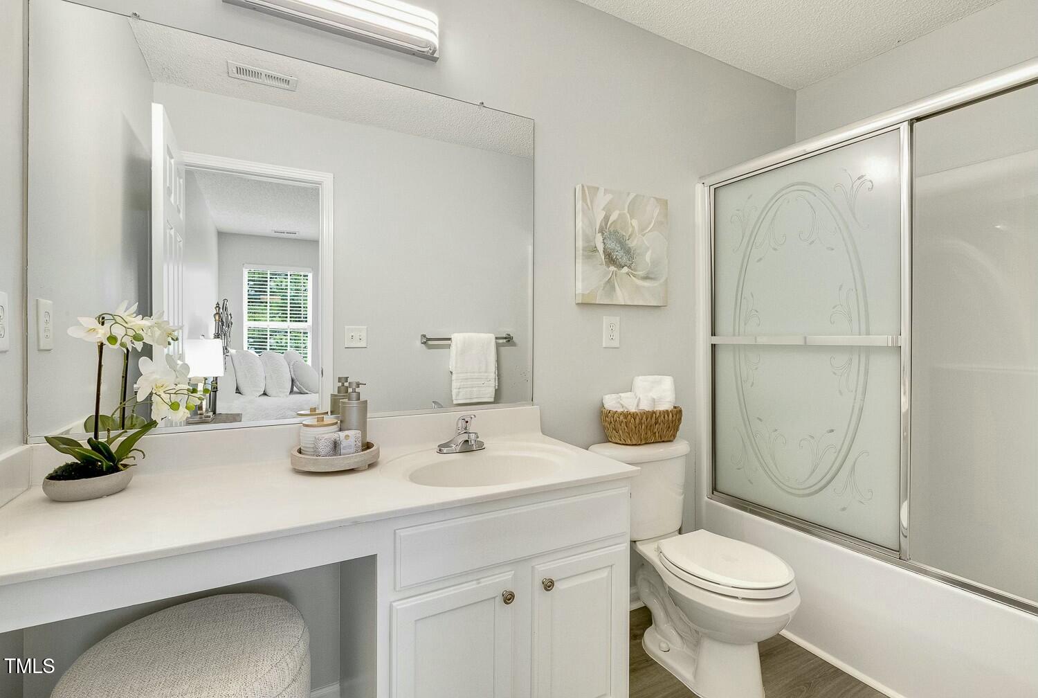 104 Caley Road Apex, NC 27502 - Photo 28 of 49 Owner's bath