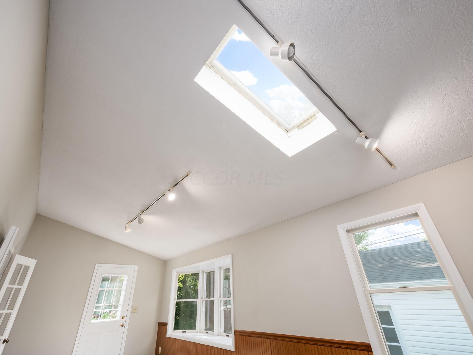 1569 Barrington Road Columbus, OH 43221 - Photo 17 of 43 Family Room Skylight