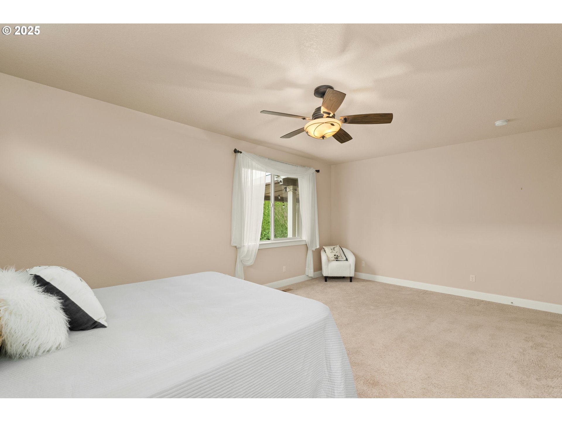 312 Southeast 13th Place Canby, OR 97013 - Photo 17 of 37 Bedroom, Primary