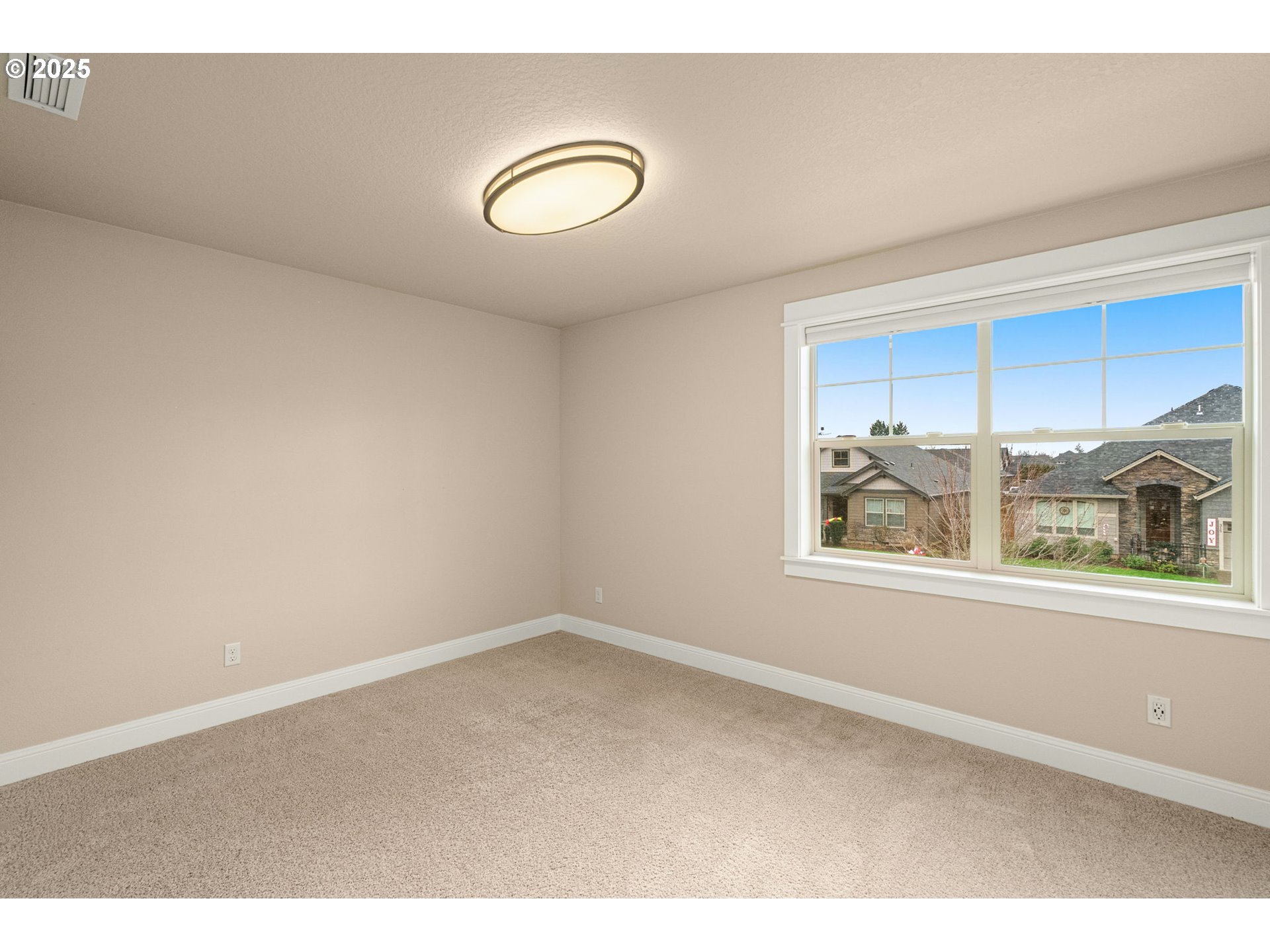 312 Southeast 13th Place Canby, OR 97013 - Photo 24 of 37 Bedroom