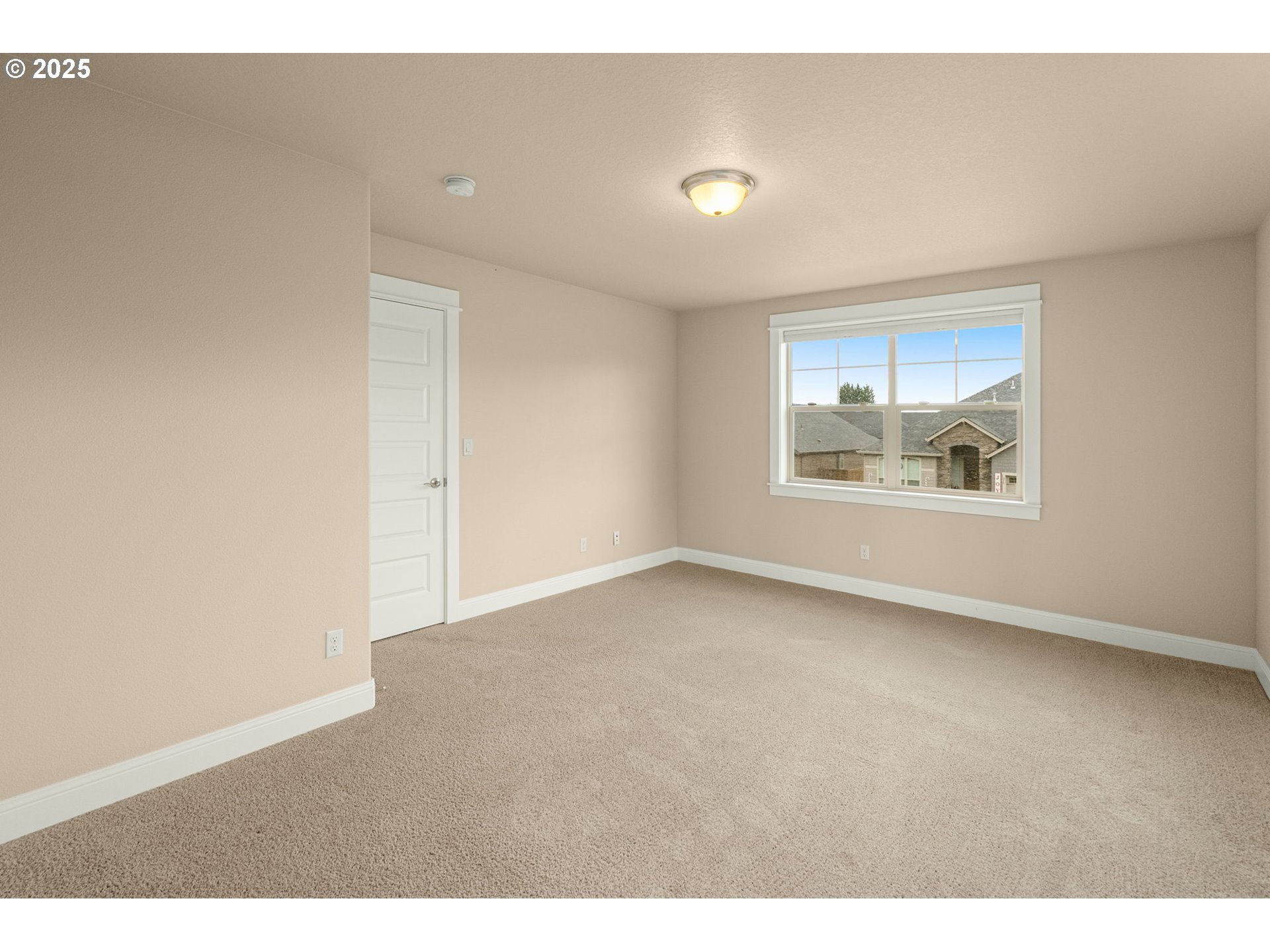 312 Southeast 13th Place Canby, OR 97013 - Photo 27 of 37 Bedroom