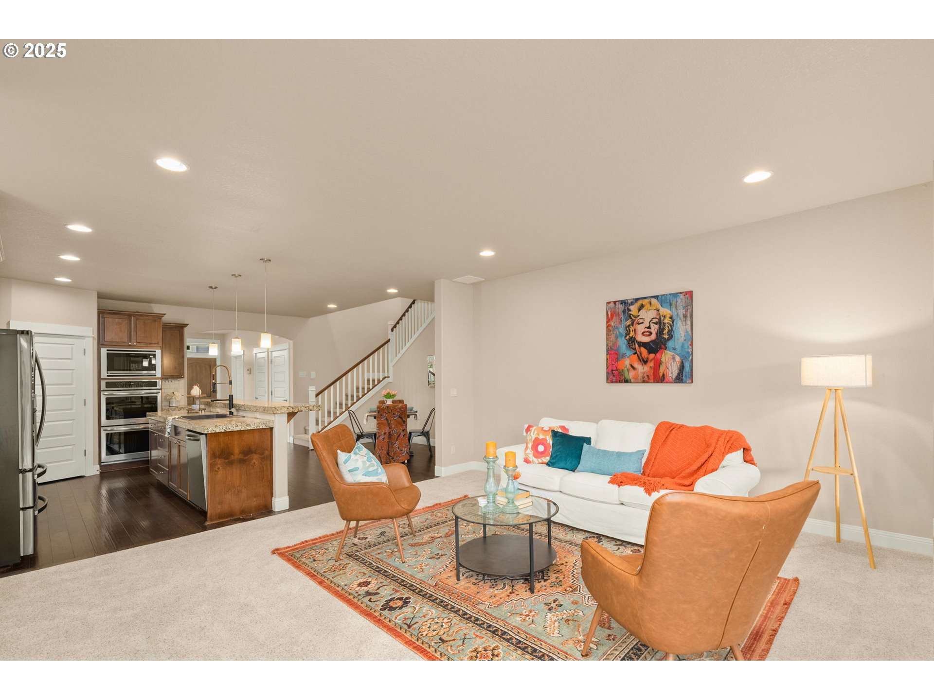 312 Southeast 13th Place Canby, OR 97013 - Photo 6 of 37 Living Room