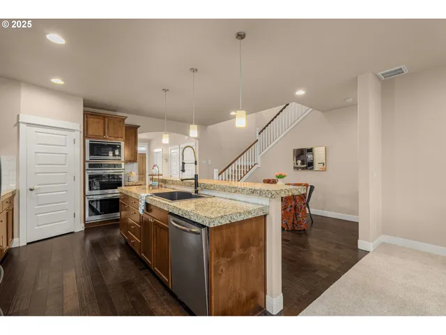 $699,000 | 312 Southeast 13th Place, Canby, OR 97013