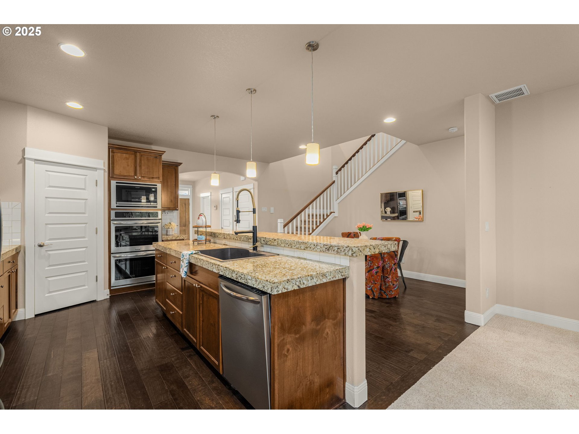 312 Southeast 13th Place Canby, OR 97013 - Photo 10 of 37 Kitchen