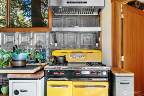 a view of washer and dryer