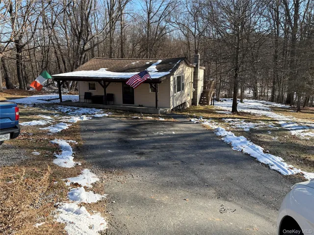 a view of a entryway door of the house