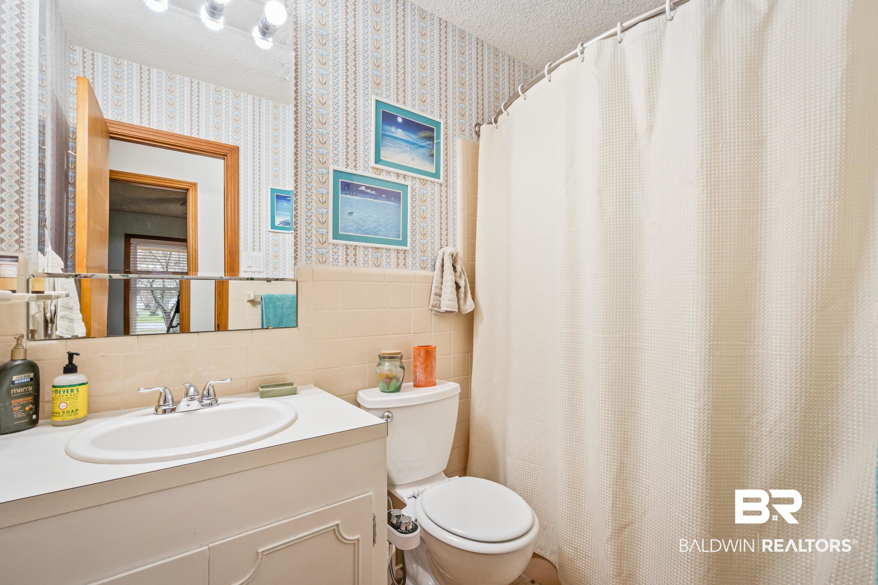 301 Byron Avenue East Mobile, AL 36609 - Photo 13 of 18 Hall Bathroom